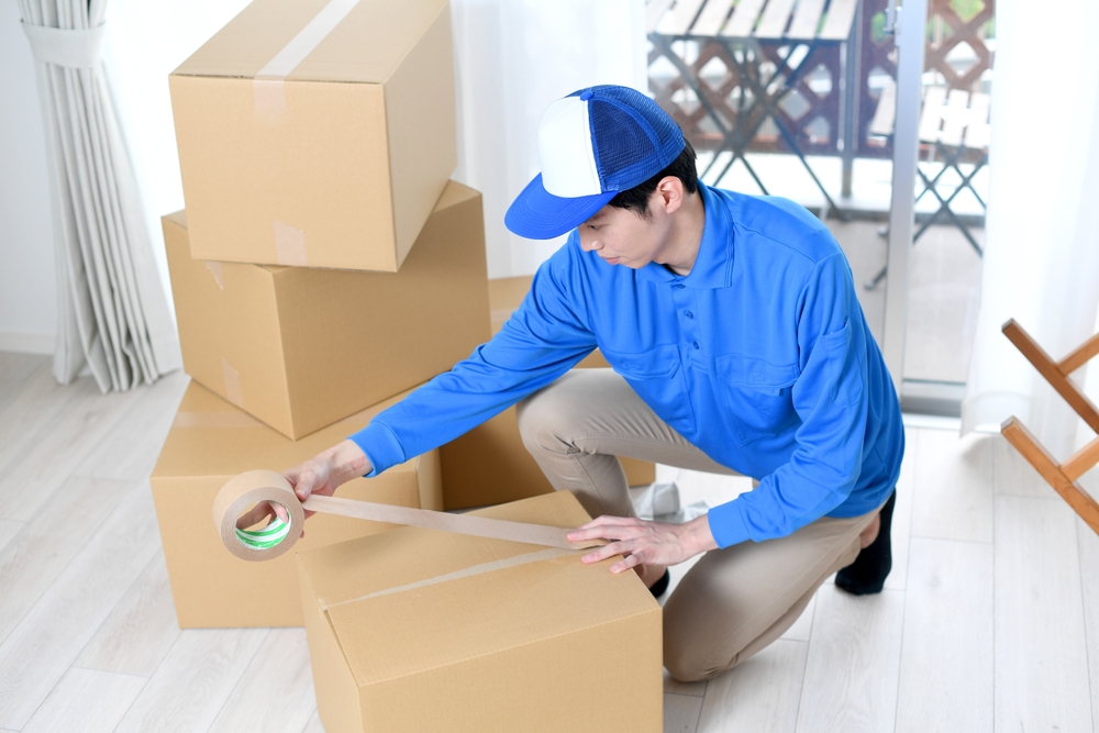 Cheapest moving options for long-distance student relocations
